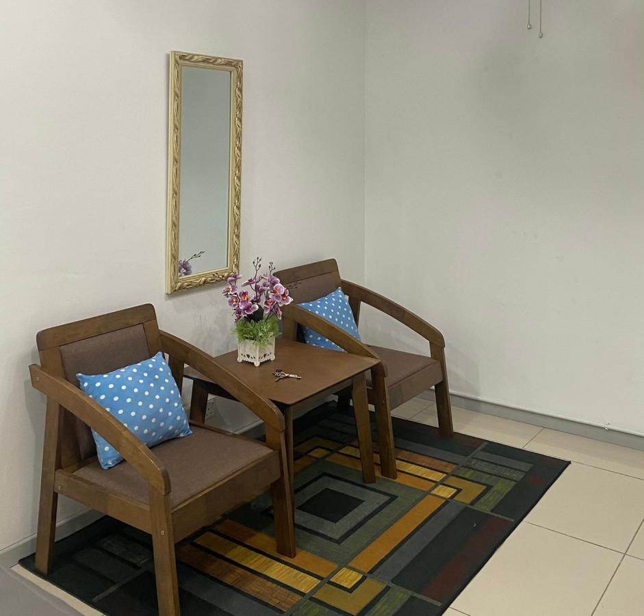 Klia Redza Homestay Kota Warisan Malay Only Sepang Exterior photo