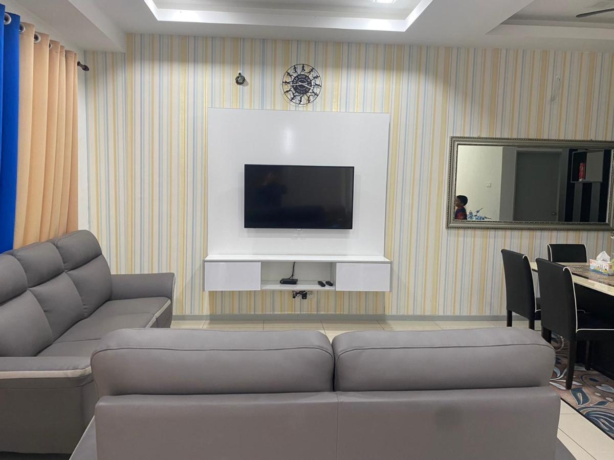 Klia Redza Homestay Kota Warisan Malay Only Sepang Exterior photo